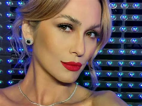 lívia andrade nua na playboy|Lívia Andrade pelada na Playboy e Sexy Clube mais Vídeo.